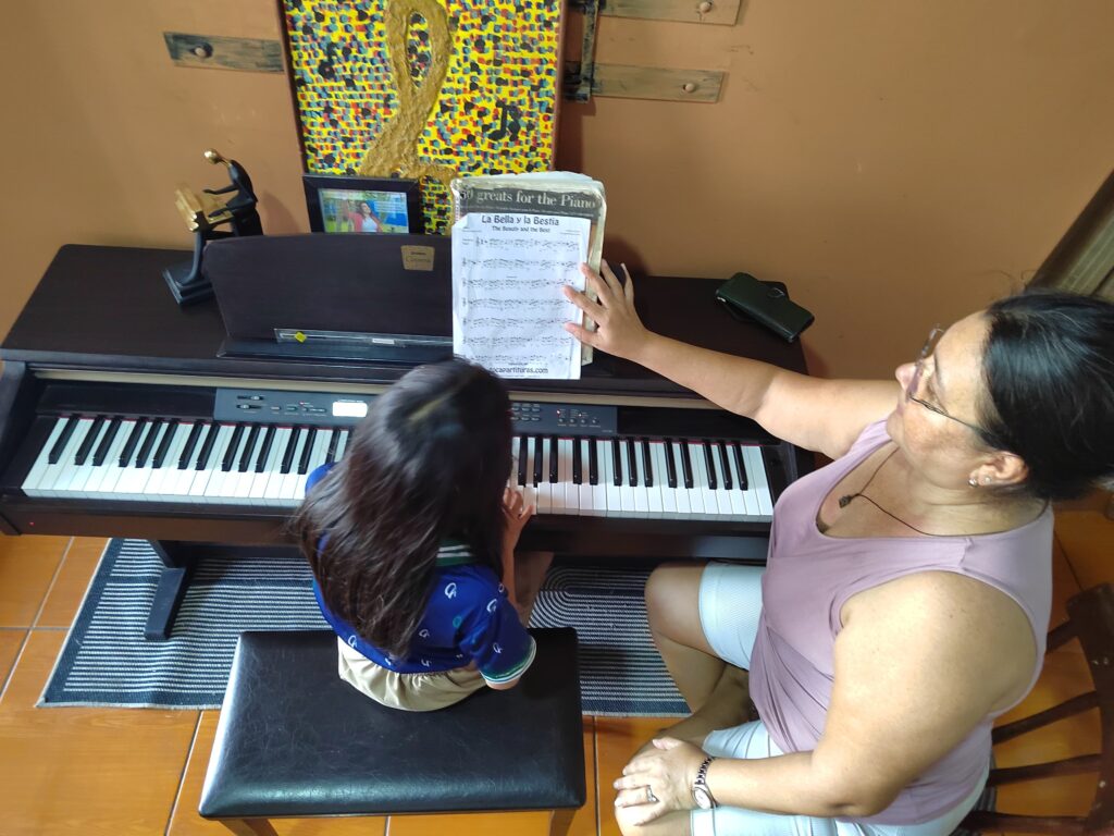 La Profesora Marianela Moreira Navarro Clases Musica Piano 2