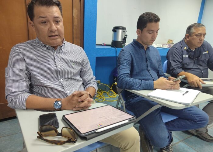 Diputado Carlos Andrés Robles crea mesas de trabajo para lograr el dragado del estero de Puntarenas 5