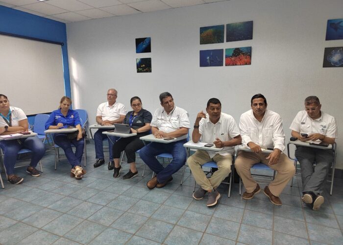 Diputado Carlos Andrés Robles crea mesas de trabajo para lograr el dragado del estero de Puntarenas